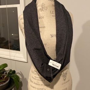 Village Chill Scarf NWT